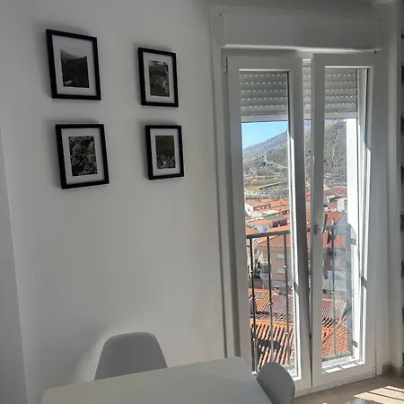 La Ventana Del Valle Del Jerte * Cabezuela Del Valle