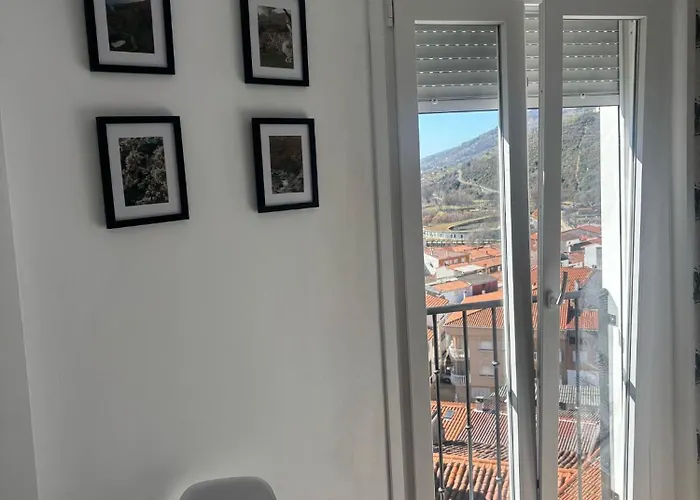 La Ventana Del Valle Del Jerte * Cabezuela Del Valle